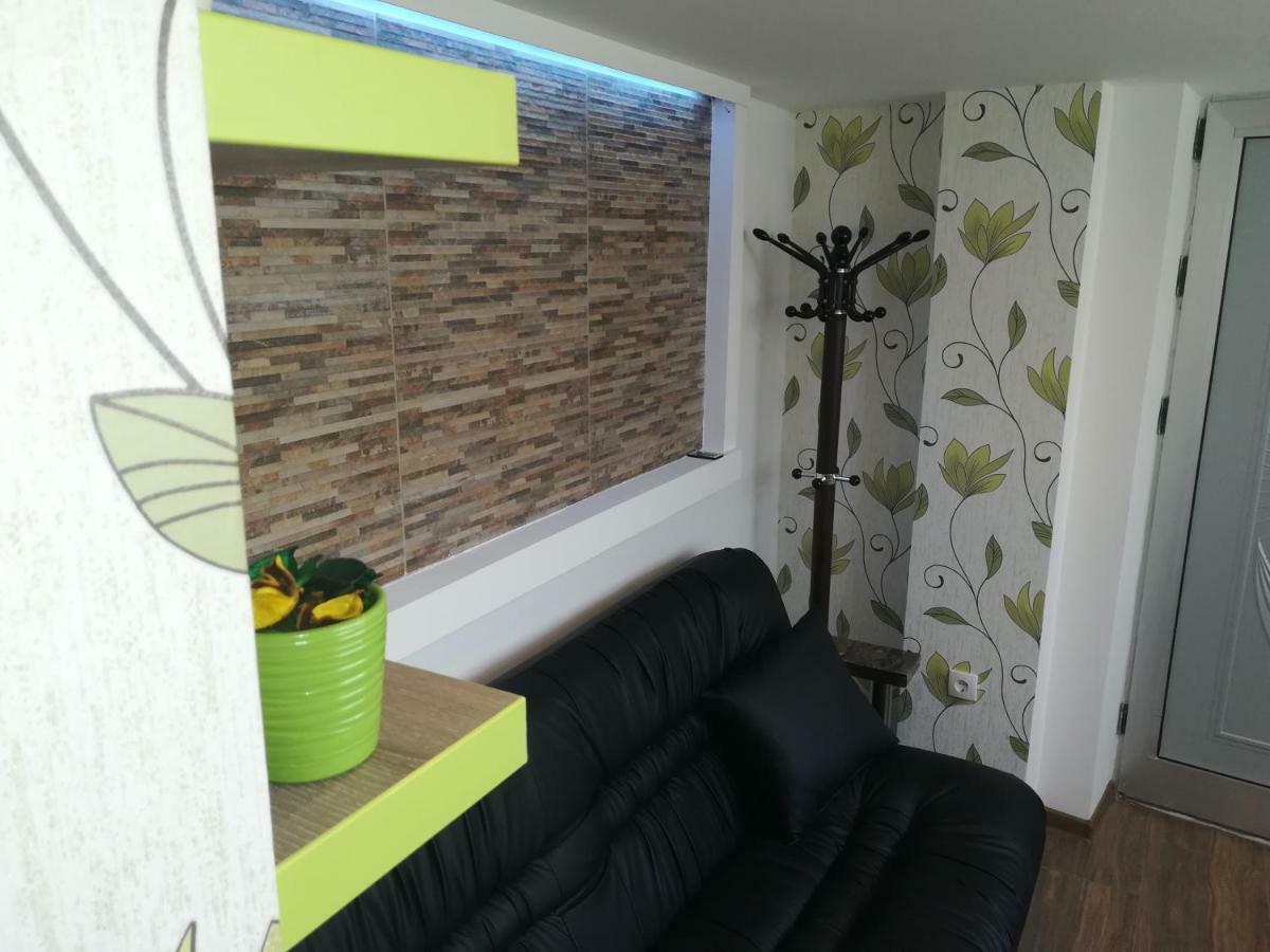 Classy And Cozy - Parking - 3 Beds - Near Center Novi Sad Exterior photo
